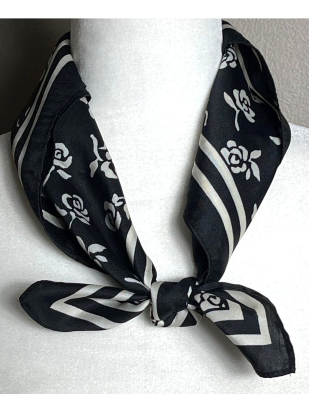 Vtg Black Floral Scarf 24" Square Floppy Acetate Classic Capsule Preppy Womens - Picture 5 of 6